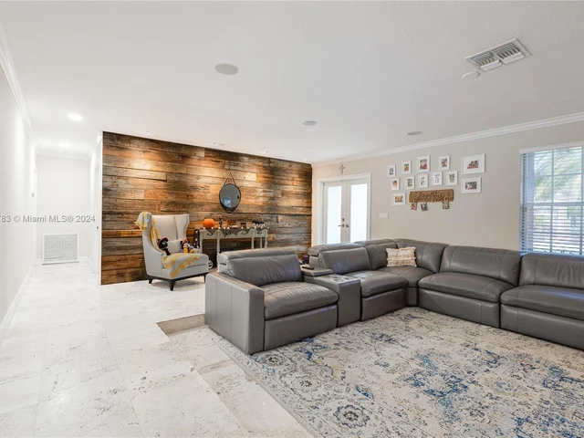 6420 Dolphin Dr, Coral Gables FL 33158