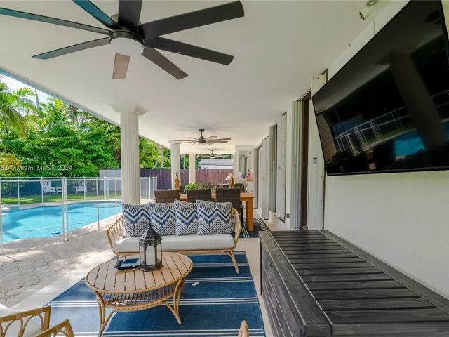 6420 Dolphin Dr, Coral Gables FL 33158