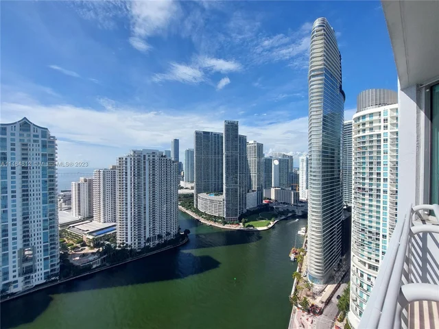 325 S Biscayne Blvd # 3721, Miami FL 33131