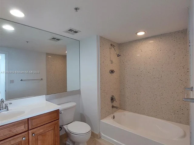 325 S Biscayne Blvd # 3721, Miami FL 33131