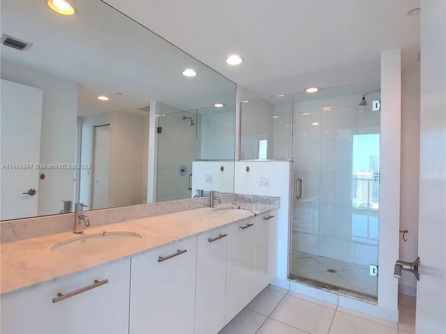 55 SE 6th St # 3605, Miami FL 33131