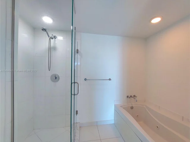 55 SE 6th St # 3605, Miami FL 33131