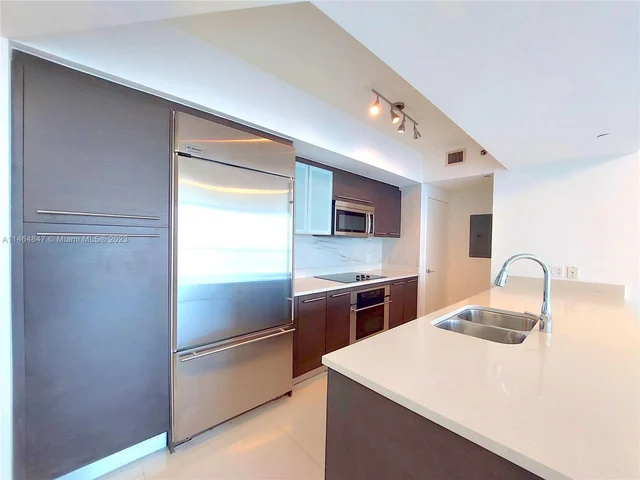 55 SE 6th St # 3605, Miami FL 33131