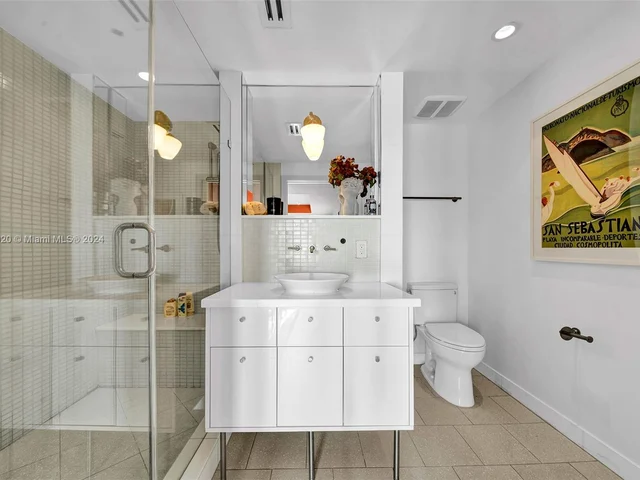 5600 Collins Ave # D, Miami Beach FL 33140