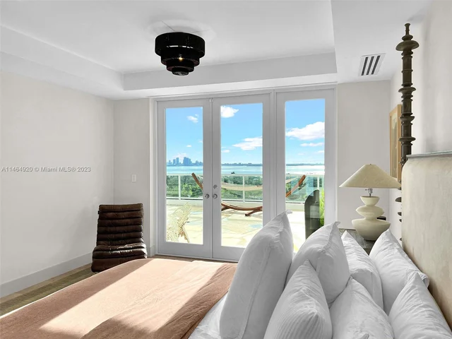 5600 Collins Ave # D, Miami Beach FL 33140