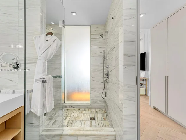 2201 Collins Ave # 614, Miami Beach FL 33139