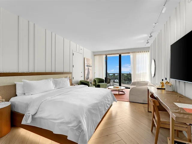 2201 Collins Ave # 614, Miami Beach FL 33139