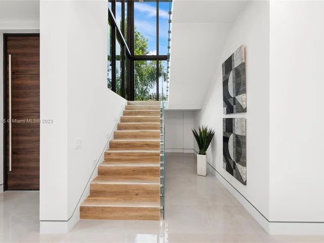 1875 NE 193rd St, Miami FL 33179