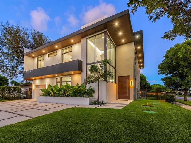 1875 NE 193rd St, Miami FL 33179