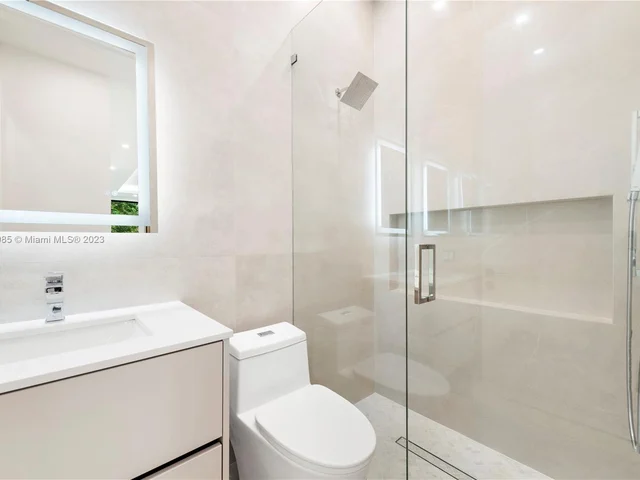 1875 NE 193rd St, Miami FL 33179