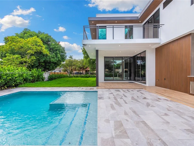 1875 NE 193rd St, Miami FL 33179