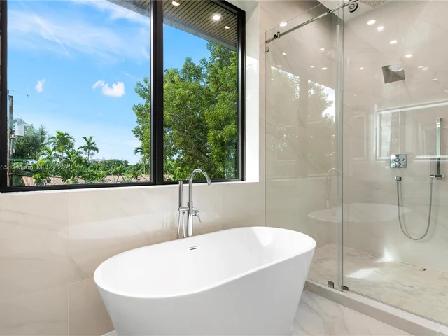 1875 NE 193rd St, Miami FL 33179