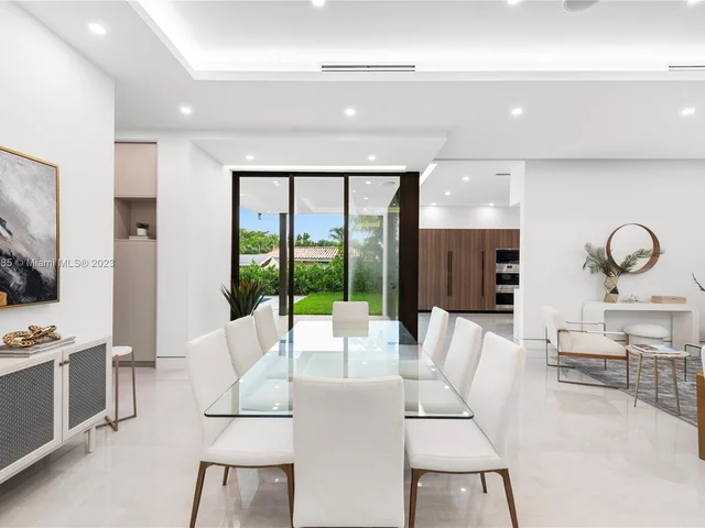 1875 NE 193rd St, Miami FL 33179