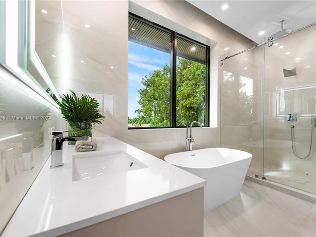 1875 NE 193rd St, Miami FL 33179