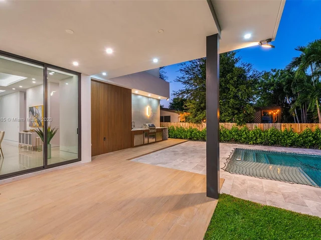 1875 NE 193rd St, Miami FL 33179