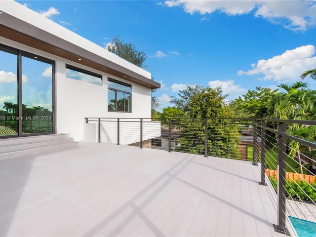 1875 NE 193rd St, Miami FL 33179