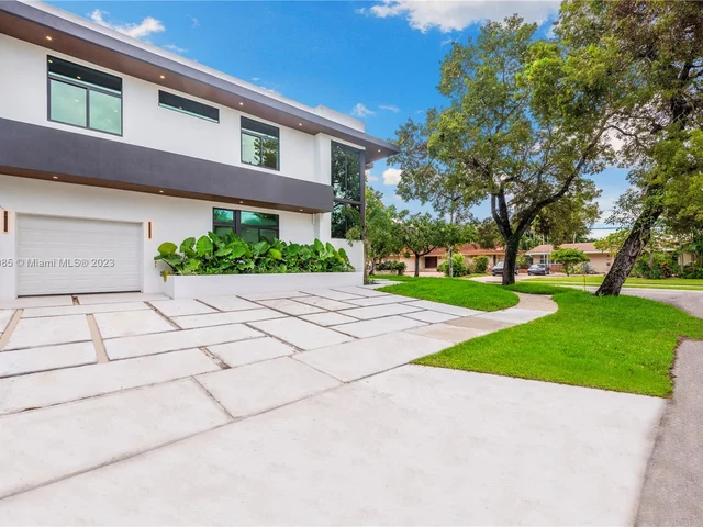 1875 NE 193rd St, Miami FL 33179