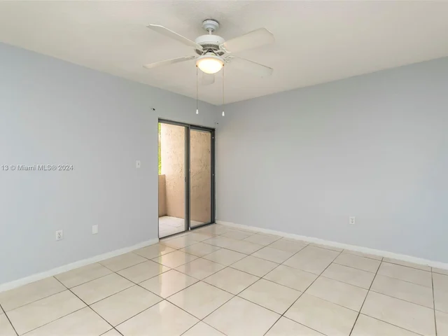 10661 SW 108 AV # 2H, Miami FL 33176