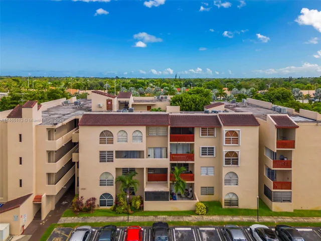 10661 SW 108 AV # 2H, Miami FL 33176