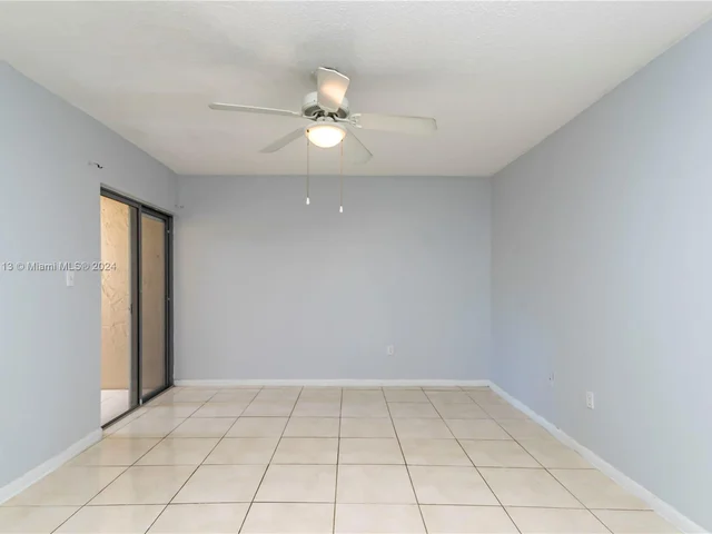 10661 SW 108 AV # 2H, Miami FL 33176