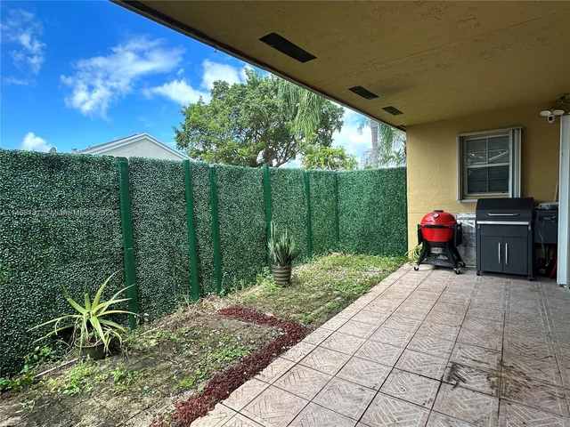 910 NE 214th Ln # 01, Miami FL 33179