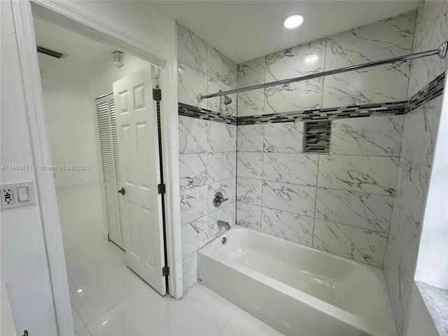 910 NE 214th Ln # 01, Miami FL 33179