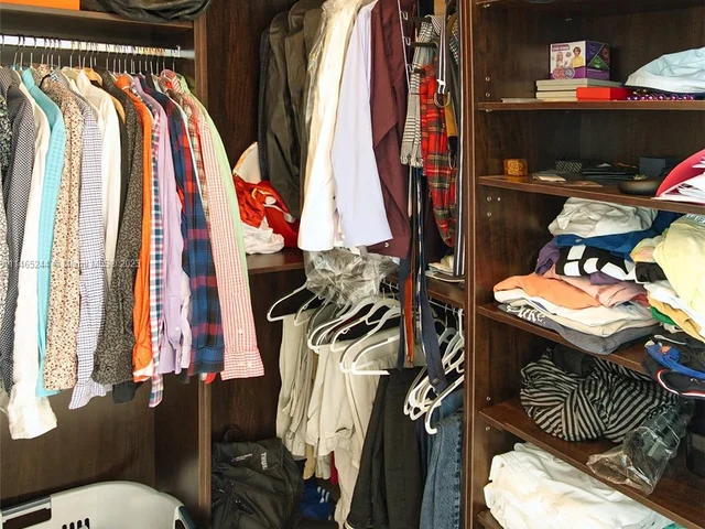 200 Biscayne Boulevard Way # 4810, Miami FL 33131