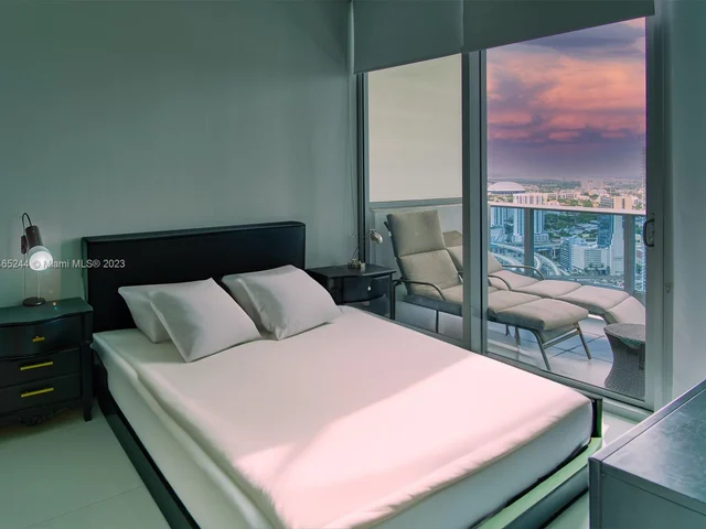 200 Biscayne Boulevard Way # 4810, Miami FL 33131