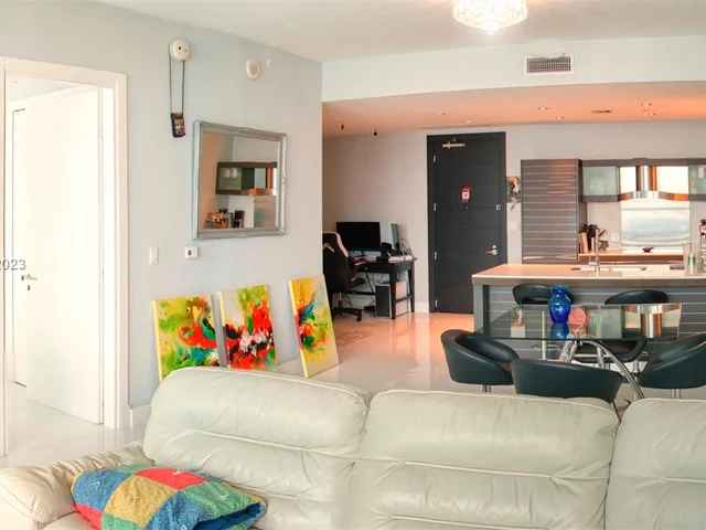 200 Biscayne Boulevard Way # 4810, Miami FL 33131