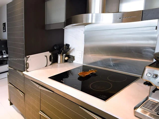 200 Biscayne Boulevard Way # 4810, Miami FL 33131