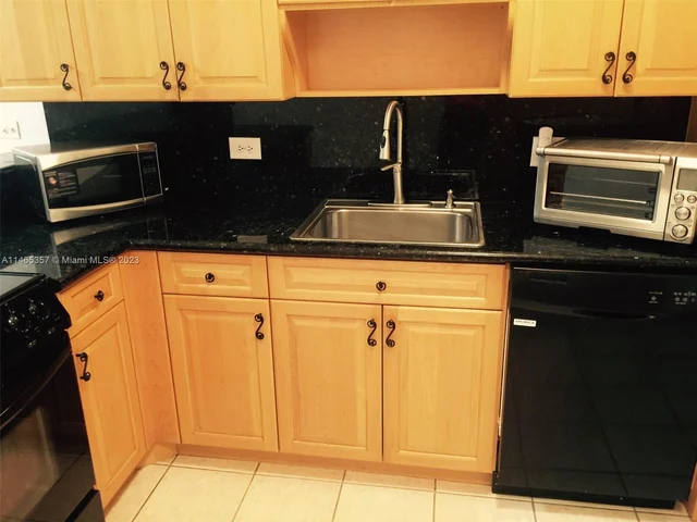 6580 Santona St # A35, Coral Gables FL 33146