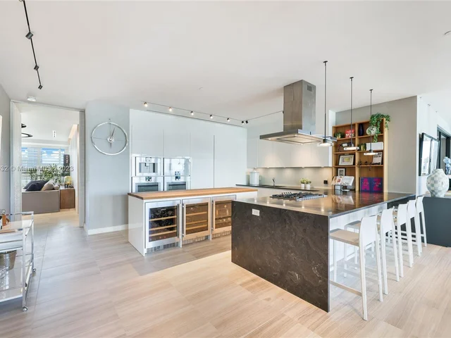 4701 N Meridian Ave # 512, Miami Beach FL 33140