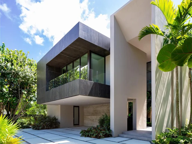 3910 Battersea Rd, Miami FL 33133