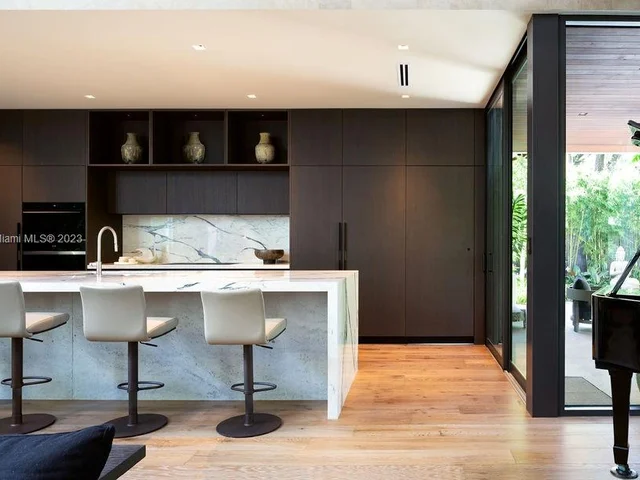 3910 Battersea Rd, Miami FL 33133