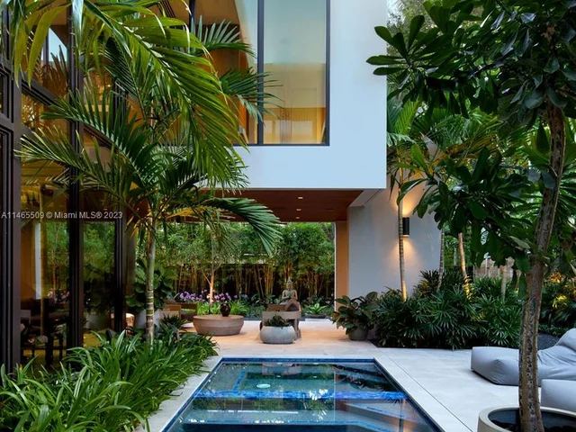 3910 Battersea Rd, Miami FL 33133