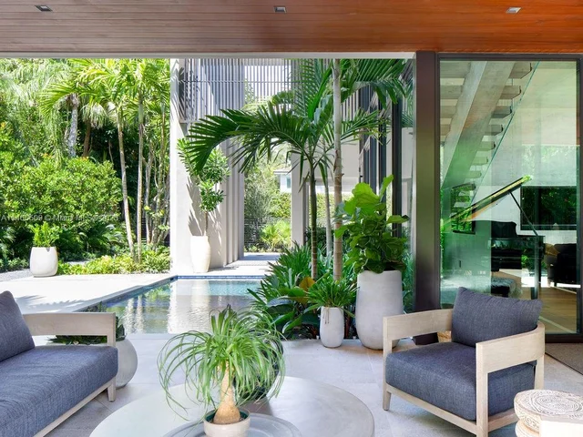 3910 Battersea Rd, Miami FL 33133