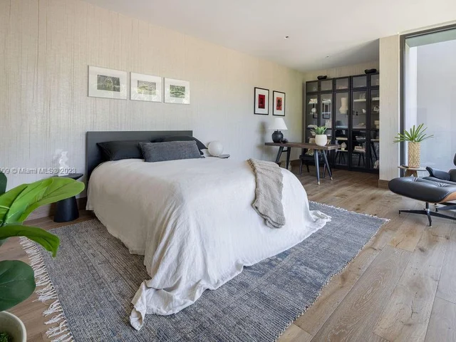 3910 Battersea Rd, Miami FL 33133