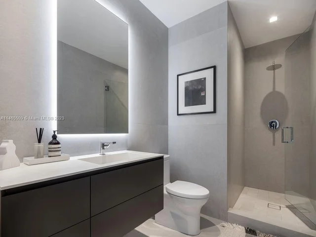 3910 Battersea Rd, Miami FL 33133