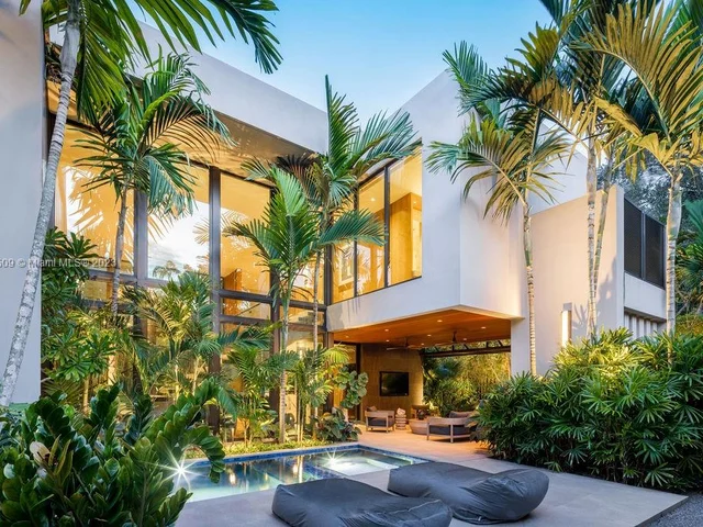 3910 Battersea Rd, Miami FL 33133