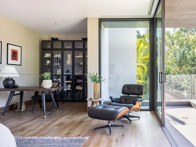 3910 Battersea Rd, Miami FL 33133