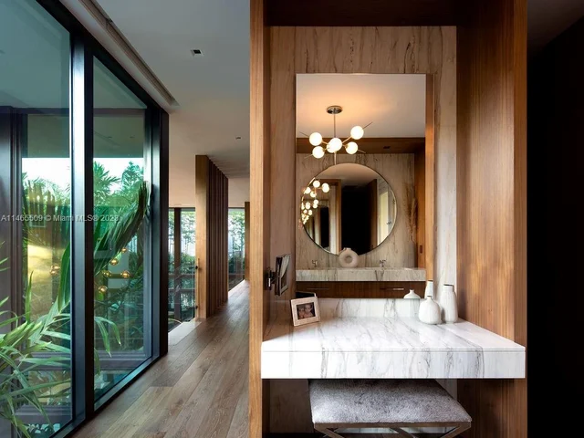 3910 Battersea Rd, Miami FL 33133