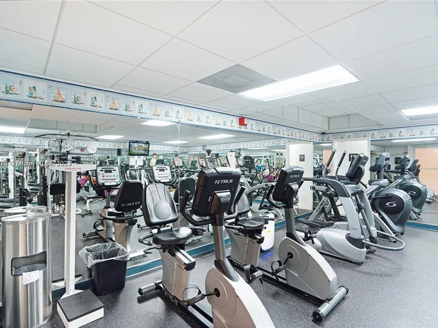 2899 Collins Ave # 1042, Miami Beach FL 33140