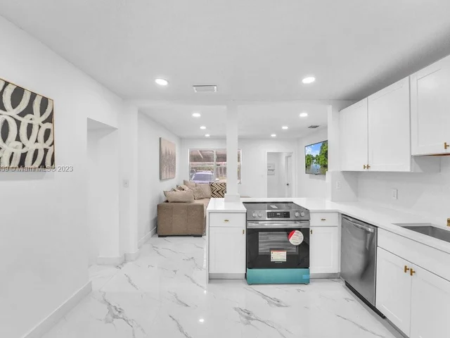 1208 N 25th ave, Hollywood FL 33020