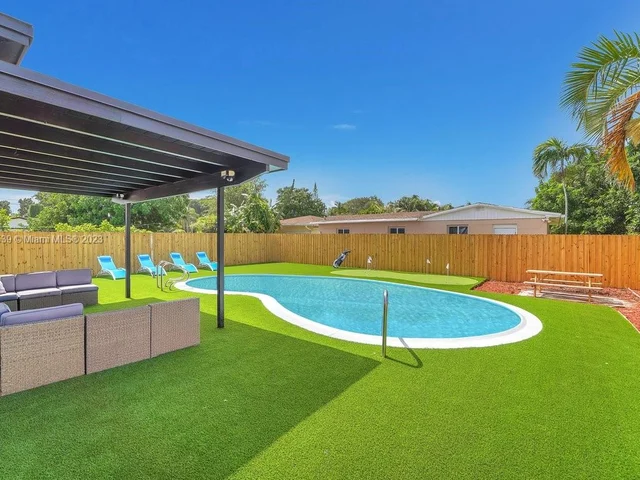 1208 N 25th ave, Hollywood FL 33020