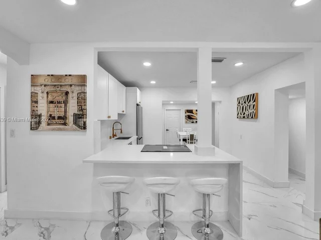 1208 N 25th ave, Hollywood FL 33020