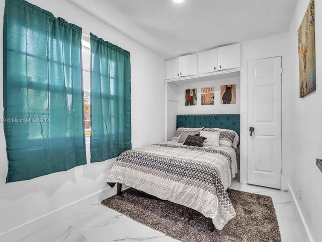 1208 N 25th ave, Hollywood FL 33020