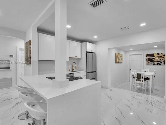 1208 N 25th ave, Hollywood FL 33020