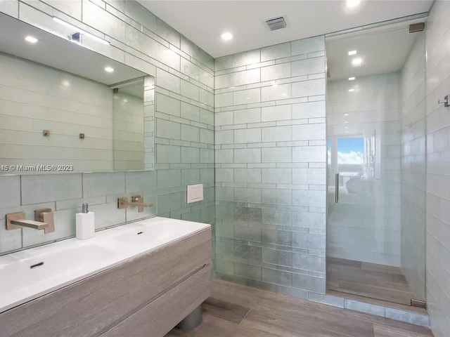 1830 S Ocean Dr # A, Hallandale Beach FL 33009