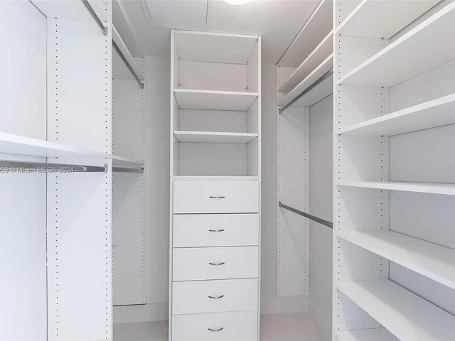 495 Brickell Ave, Miami FL 33131