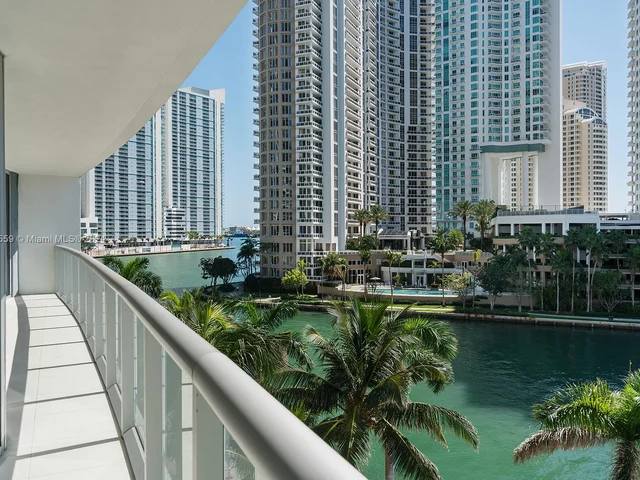 495 Brickell Ave, Miami FL 33131